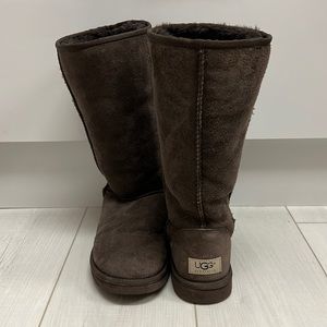 Size 7 chocolate brown tall Uggs